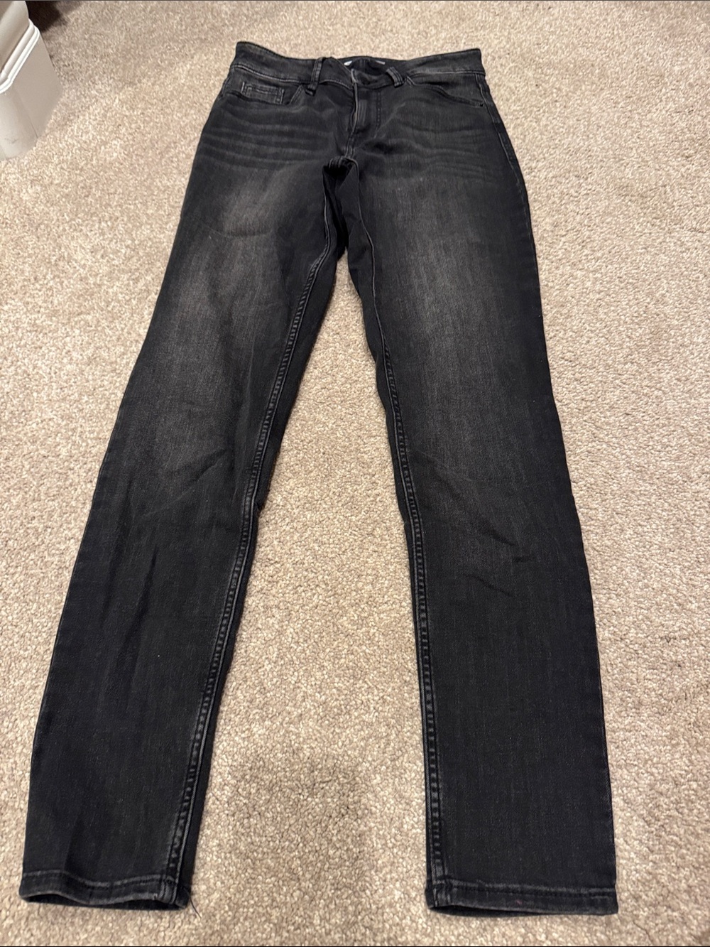 Old Navy Women's Skinny Jeans in Black Wash